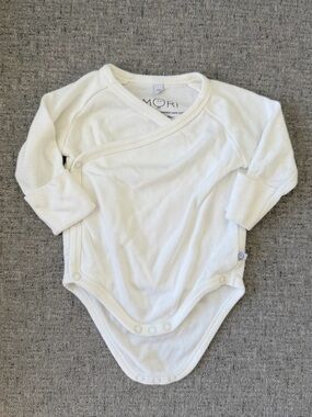 Mori Baby White Long Sleeve Weapover Bodysuit 3-6M